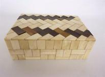 Caja de madera en hueso