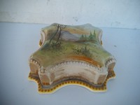 Caja de porcelana antigua pintada a mano