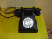 Telefono baquelita antigua.