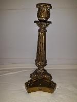 candelabro de bronce