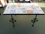 mesa rustica hierro y azulejos