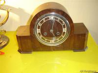Reloj de madera sobremesa