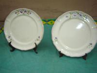 2 platos de porcelana marca sevilla