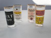 4 vasos pequeños publicidad de wiski